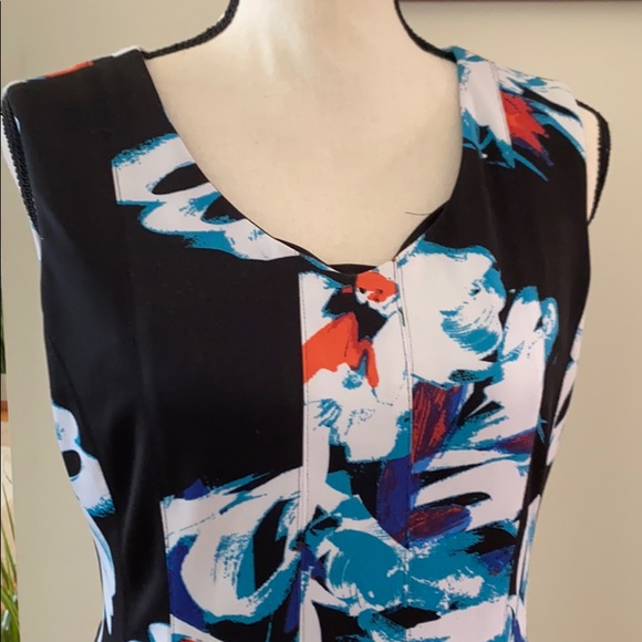 Pretty Dress.   Nice for church or wedding. - Picture 2 of 7